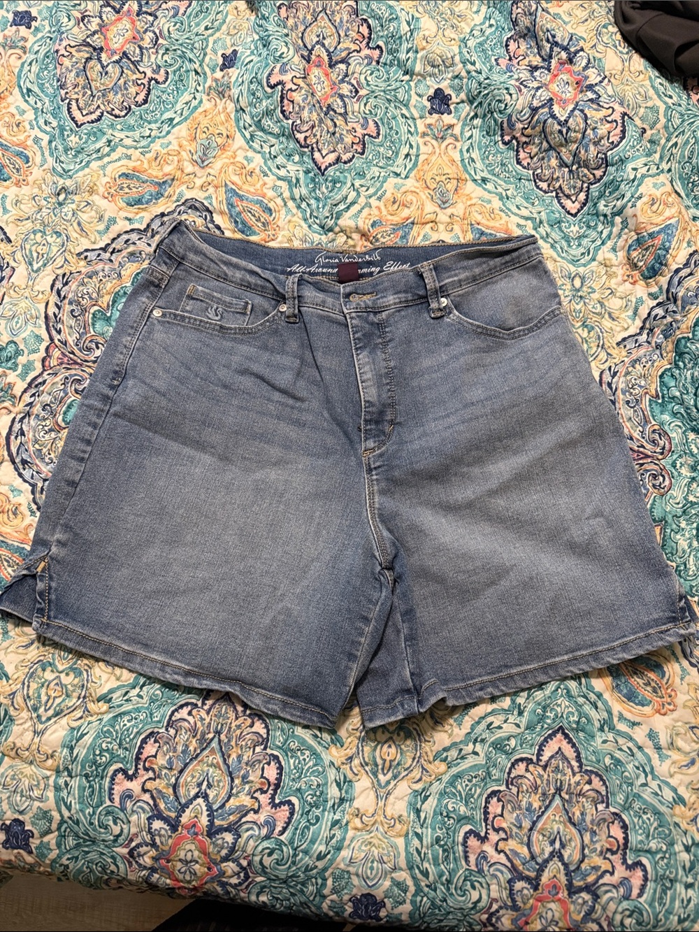 Gloria Vanderbilt Denim All Around Slimming Effect Shorts - Light Blue
